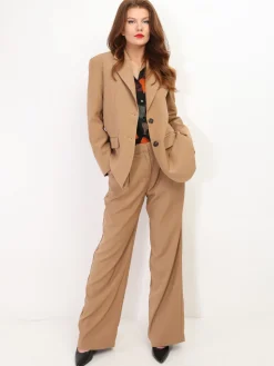New La Modeuse Pantalon de costume large Camel