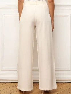 Hot La Modeuse Pantalon droit à double poches plaquées Beige