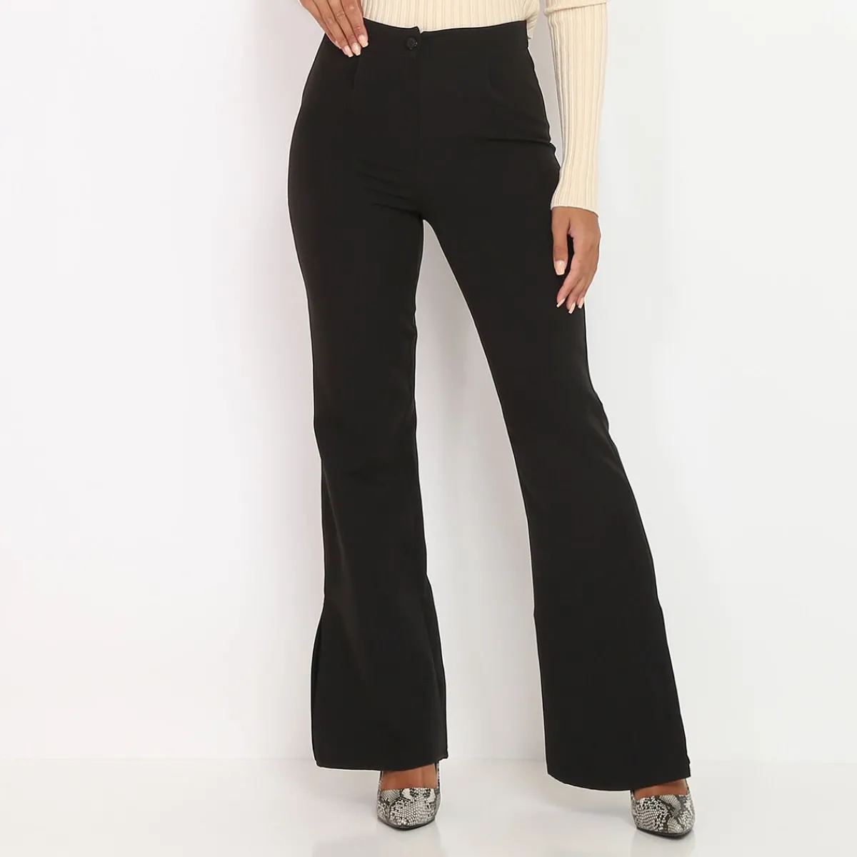 Online La Modeuse Pantalon flare à fentes Noir