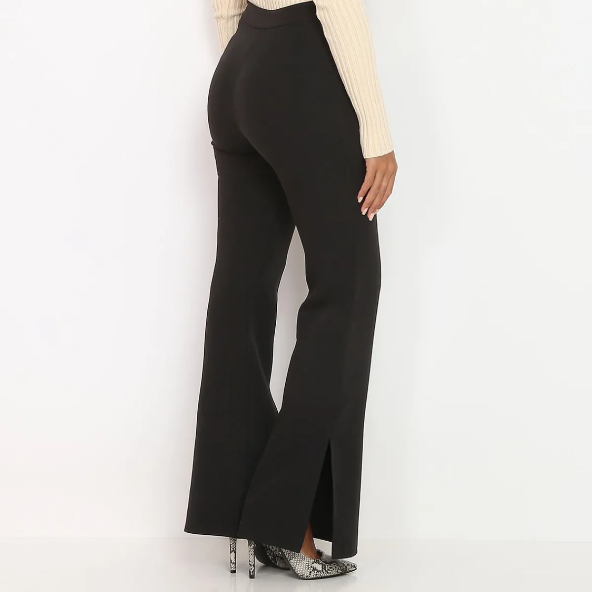 Online La Modeuse Pantalon flare à fentes Noir