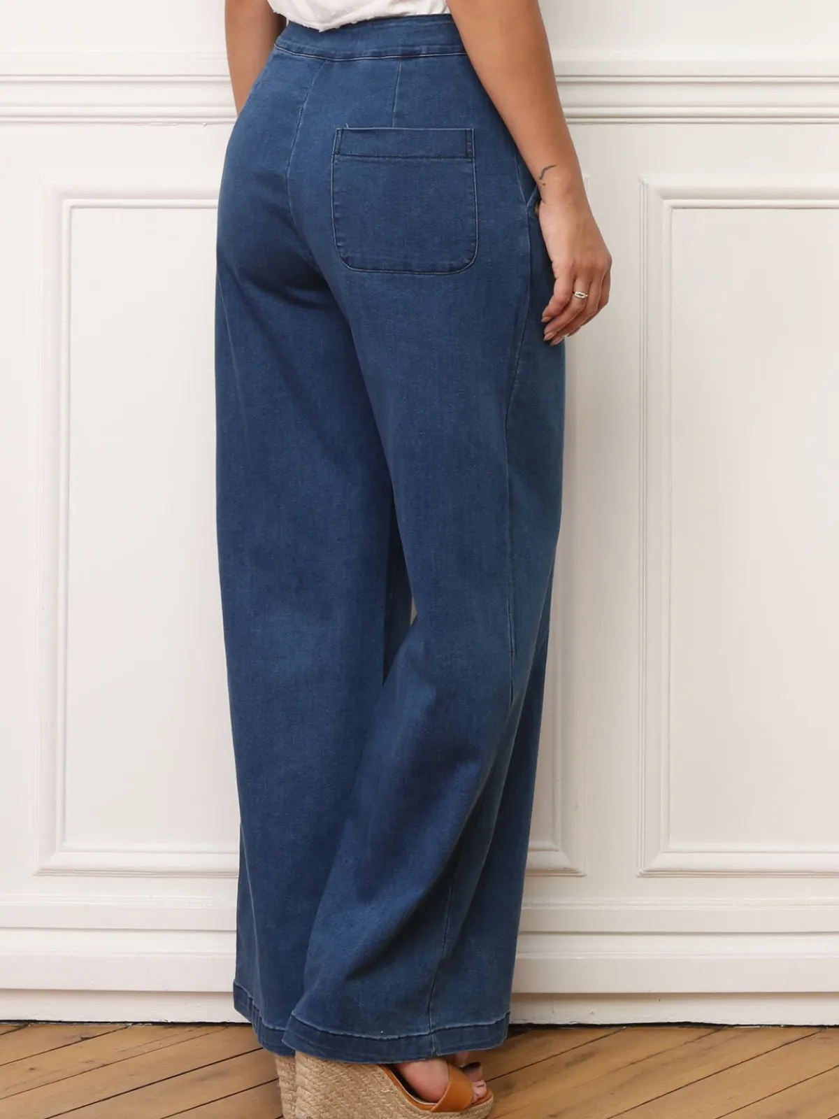 Sale La Modeuse Pantalon flare en denim à boutons Bleu