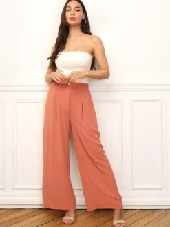 New La Modeuse Pantalon large à plis et boutons MarronClair
