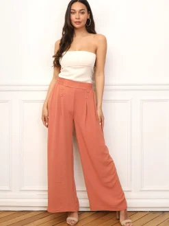 New La Modeuse Pantalon large à plis et boutons MarronClair