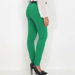 La Modeuse Pantalon slim avec ceinture à boucle Vert