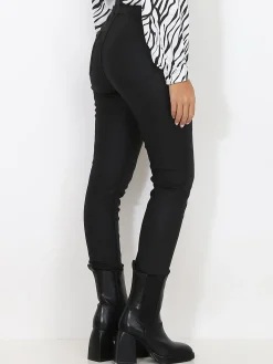 La Modeuse Pantalon slim enduit grandes tailles Noir