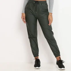 Online La Modeuse Pantalon style jogger en simili mat Kaki