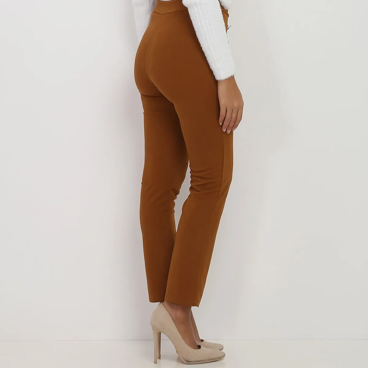 Outlet La Modeuse Pantalon taille haute à boutons Camel