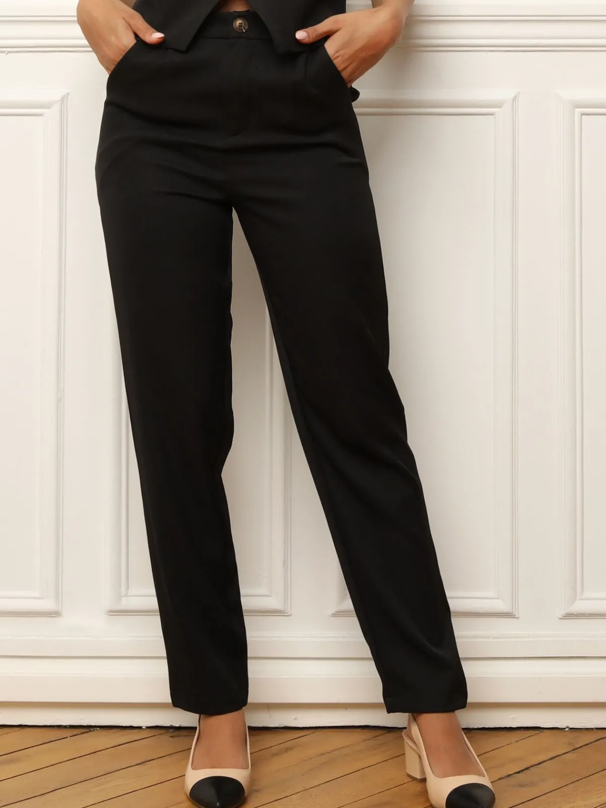 Outlet La Modeuse Pantalon taille haute à coupe cigarette Noir