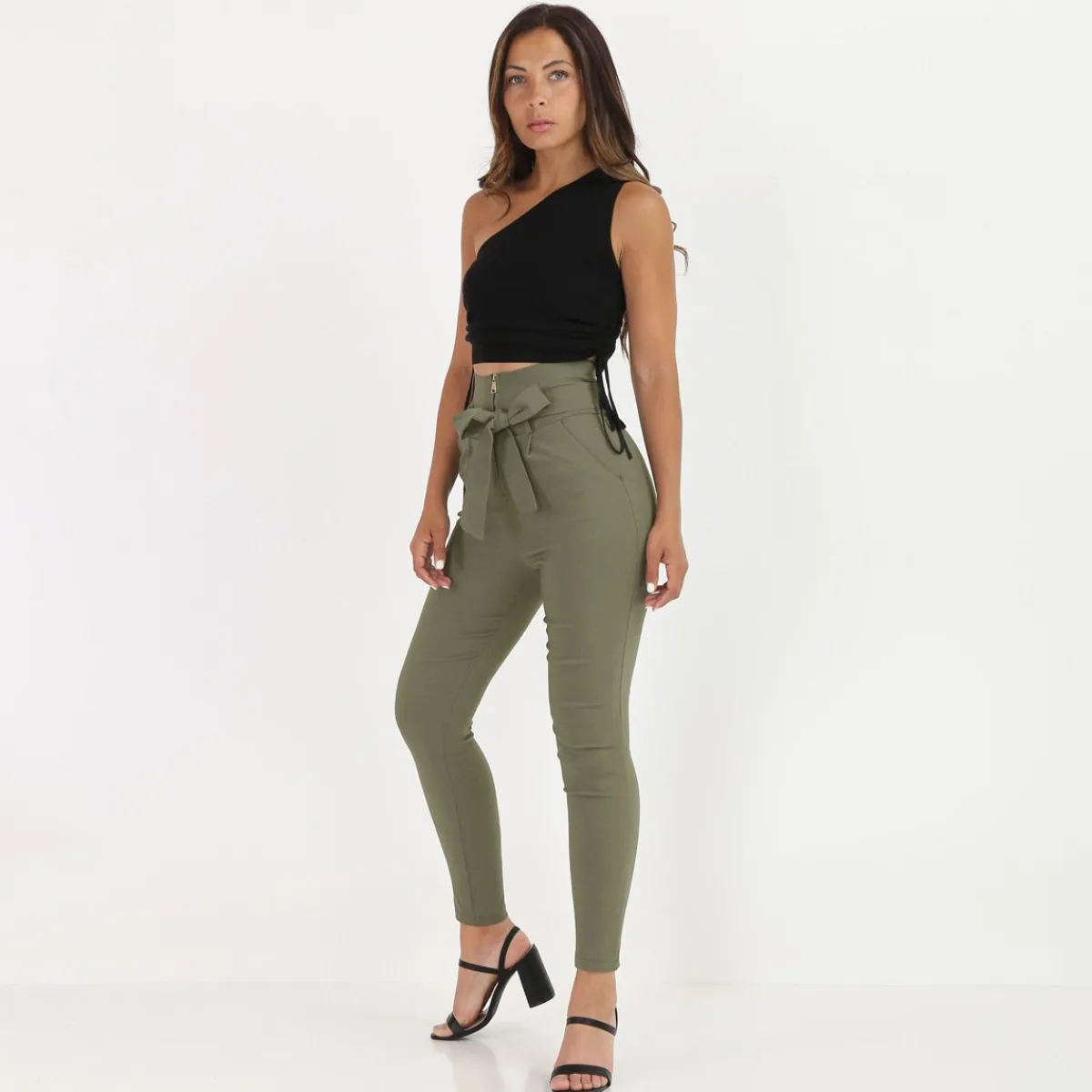 La Modeuse Pantalon taille haute à zip et ceinture Kaki