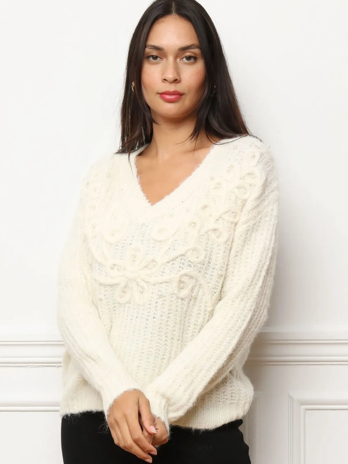Outlet La Modeuse Pull à détails en crochet et perles Ecru