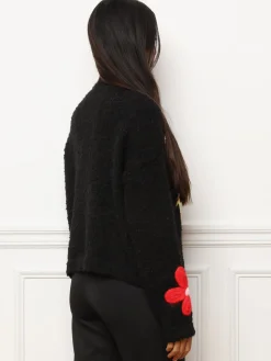 Clearance La Modeuse Pull duveteux à fleurs brodées colorées Noir