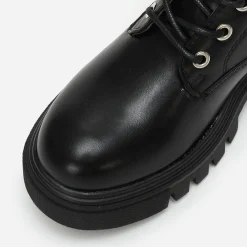 Sale La Modeuse Rangers à bride bijoux Noir