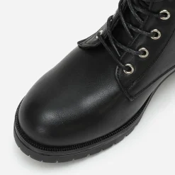 La Modeuse Rangers à semelle crantée texturée Noir