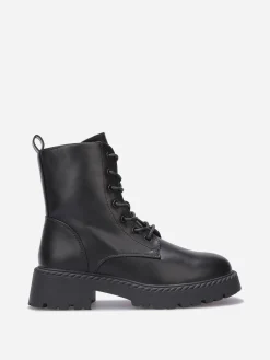 Sale La Modeuse Rangers à semelle dentelée Noir