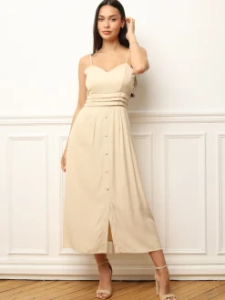 Hot La Modeuse Robe à boutons et détails plissés Beige