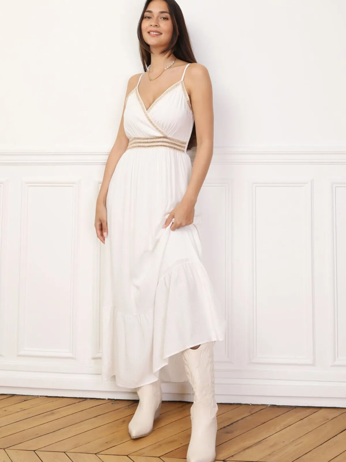 Online La Modeuse Robe à détails en cordage et rayures dorées Blanc