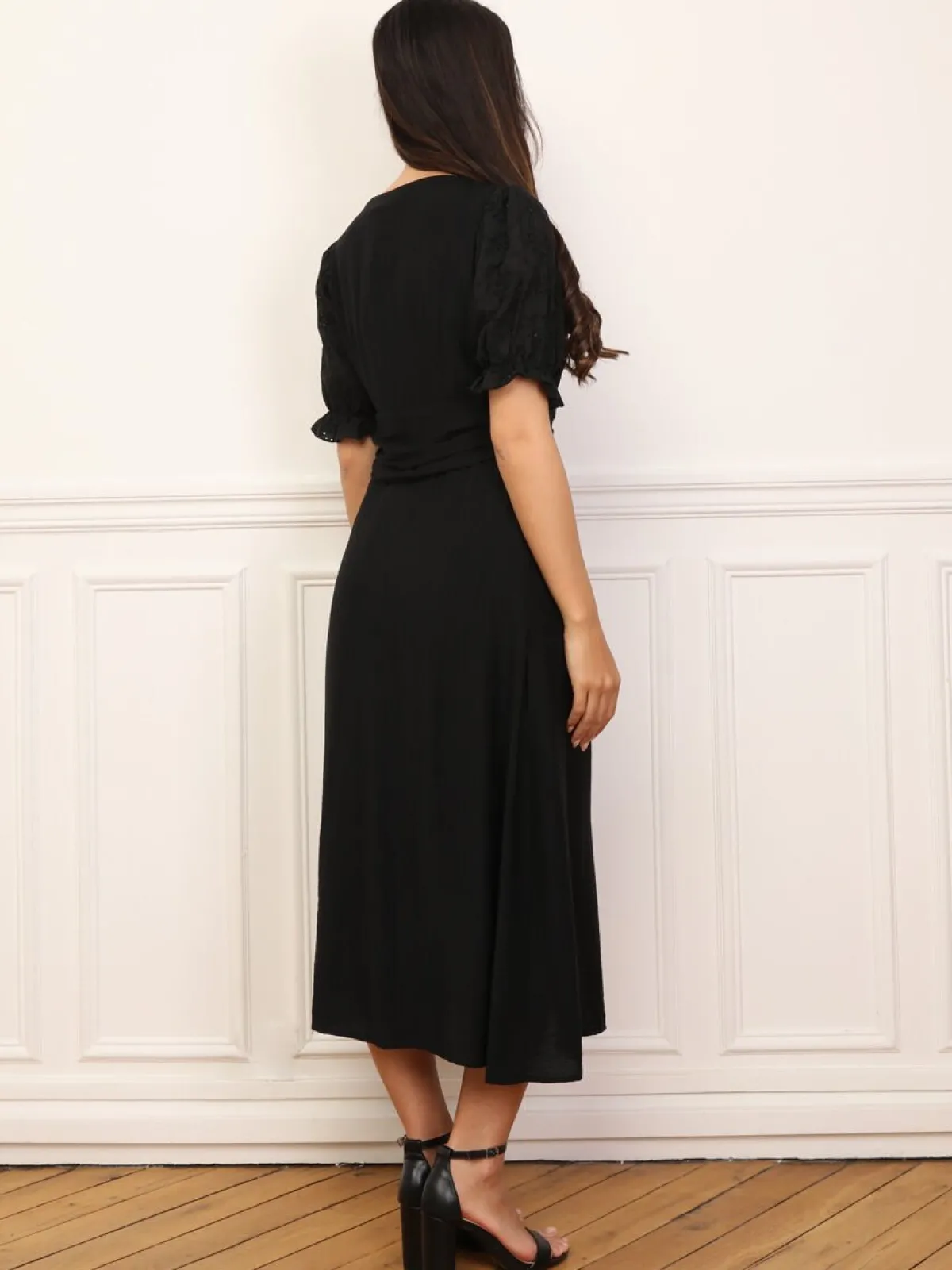 Online La Modeuse Robe à manches ballons et boutons Noir