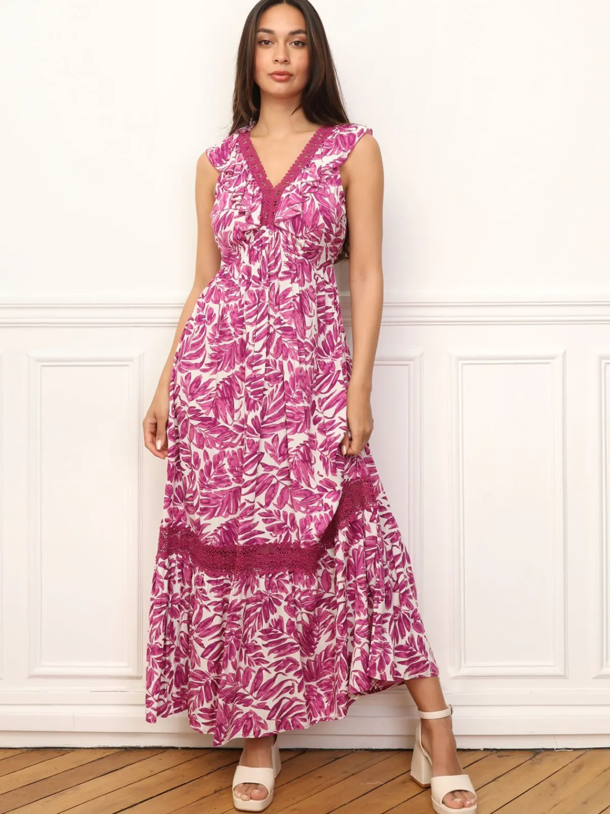 La Modeuse Robe à motif feuilles et dentelle Fuchsia