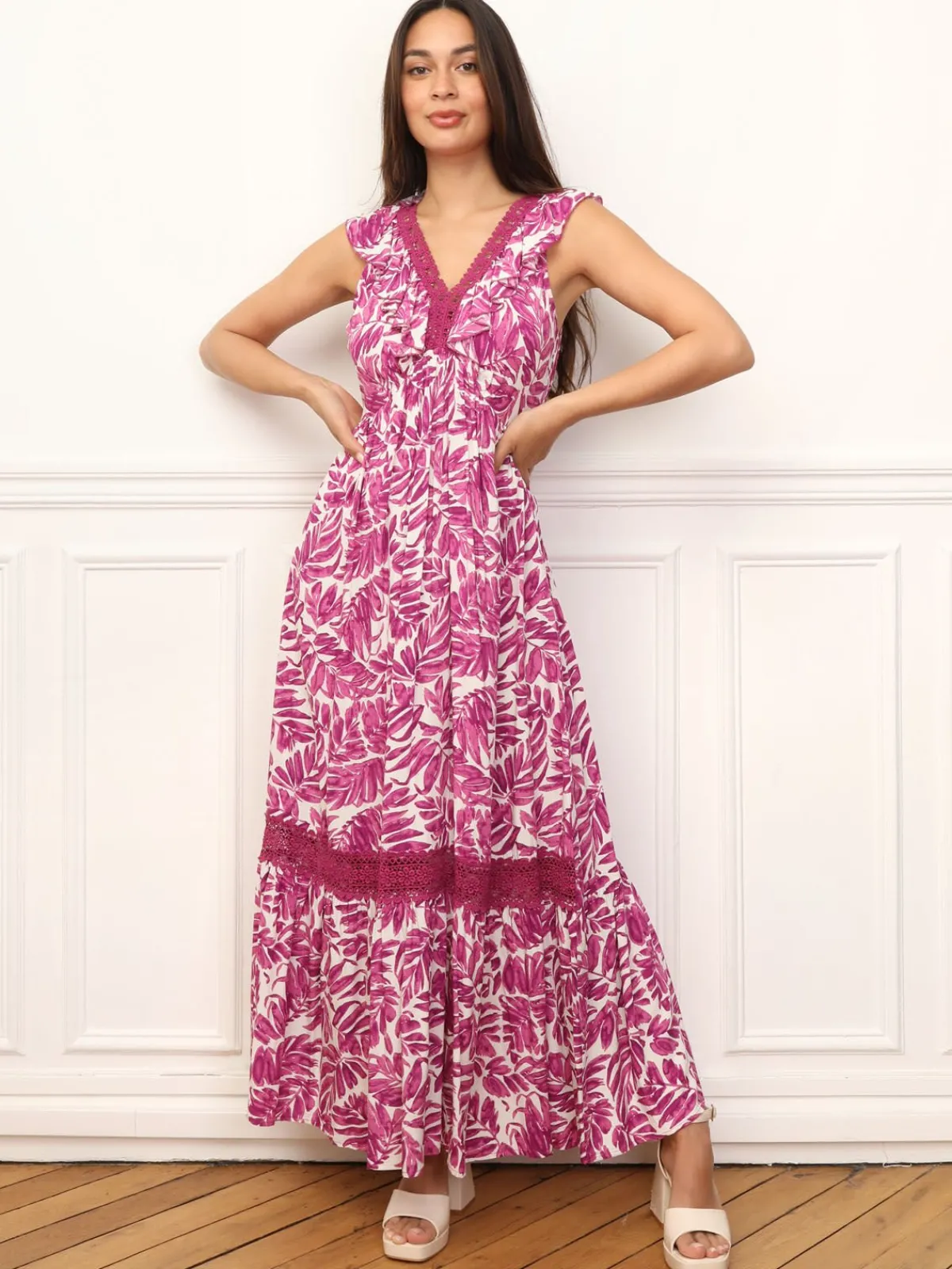 La Modeuse Robe à motif feuilles et dentelle Fuchsia