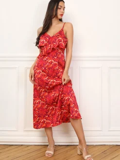 New La Modeuse Robe à motif palmiers et volants Rouge