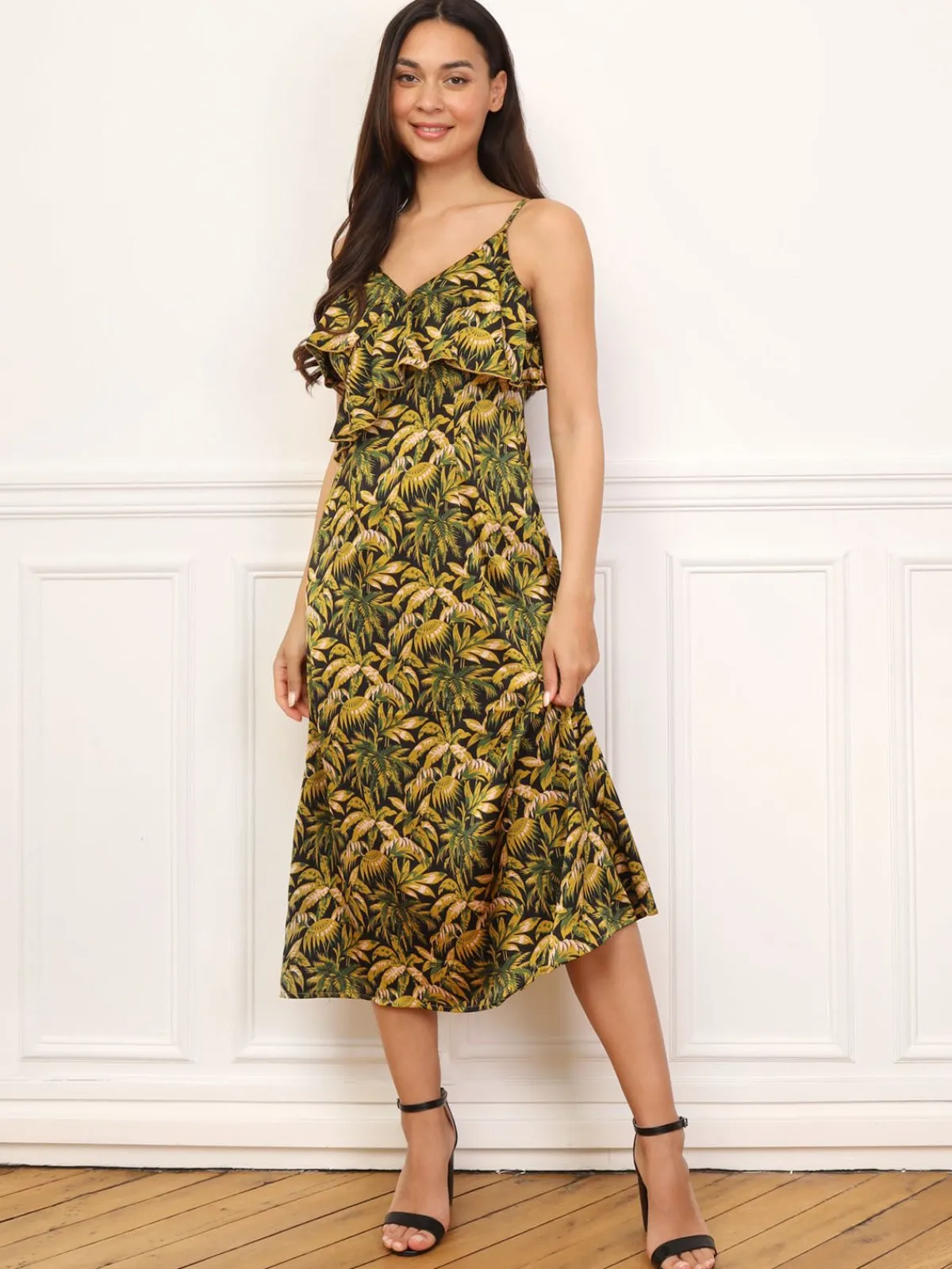 La Modeuse Robe à motif palmiers et volants Noir