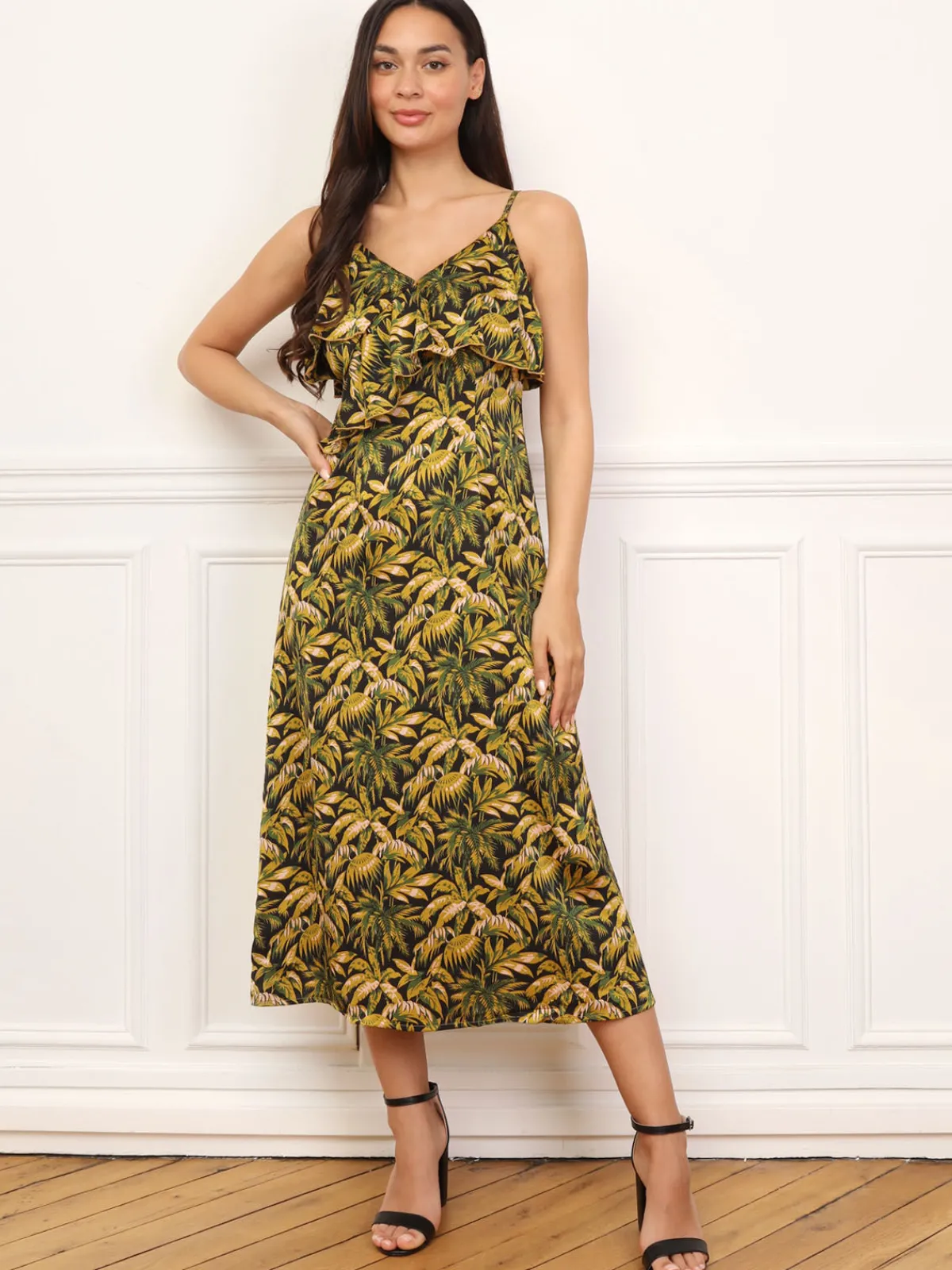 La Modeuse Robe à motif palmiers et volants Noir