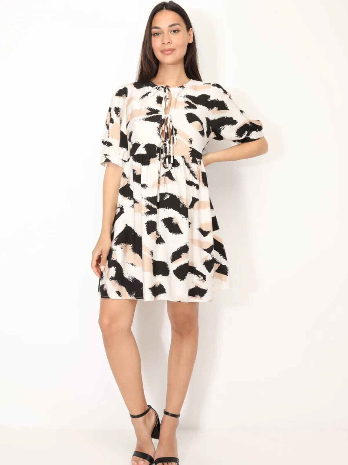 La Modeuse Robe à motif tacheté et N艙uds Beige