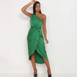 La Modeuse Robe asymétrique satinée Vert