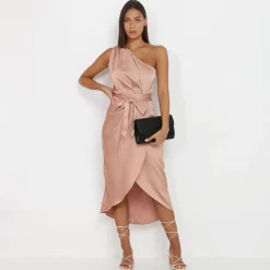 Hot La Modeuse Robe asymétrique satinée Rose