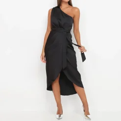 Online La Modeuse Robe asymétrique satinée Noir