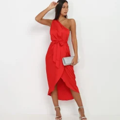 Sale La Modeuse Robe asymétrique satinée Rouge