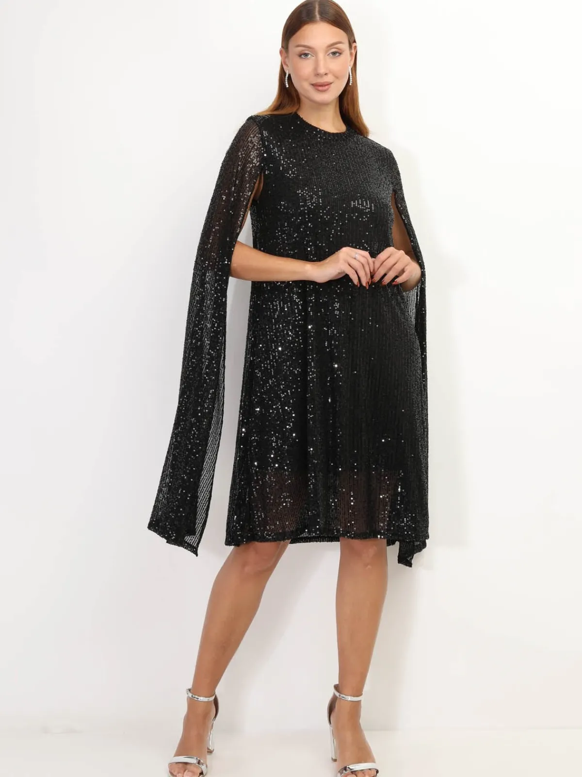 La Modeuse Robe cape à sequins Noir