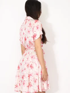 La Modeuse Robe chemise à fleurs et éclats dorés Rose