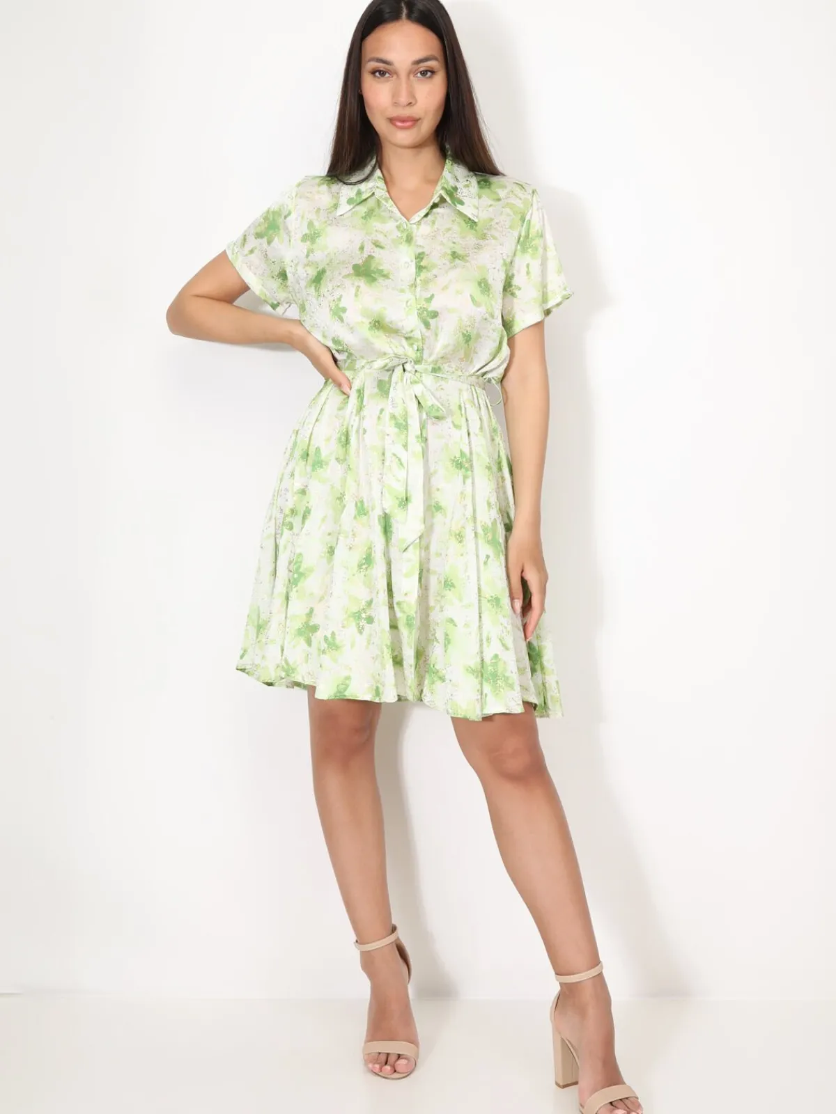Hot La Modeuse Robe chemise à fleurs et éclats dorés Vert