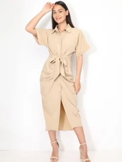 Outlet La Modeuse Robe chemise à manches kimono Beige