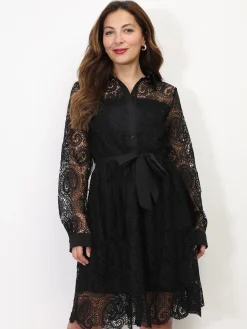 Outlet La Modeuse Robe chemise en dentelle à nouer Noir
