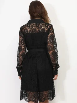 Outlet La Modeuse Robe chemise en dentelle à nouer Noir