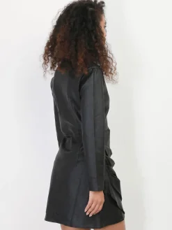 La Modeuse Robe chemise enduite et froncée Noir