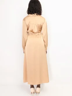 Sale La Modeuse Robe chemise longue et satinée à nouer Doré