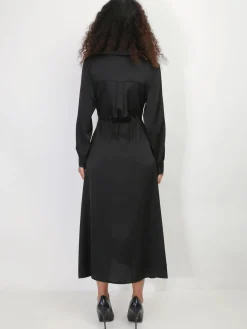 Online La Modeuse Robe chemise longue et satinée à nouer Noir