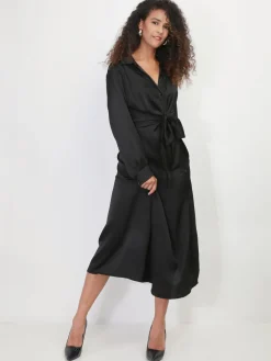 Online La Modeuse Robe chemise longue et satinée à nouer Noir