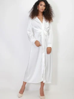 Discount La Modeuse Robe chemise longue et satinée à nouer Blanc