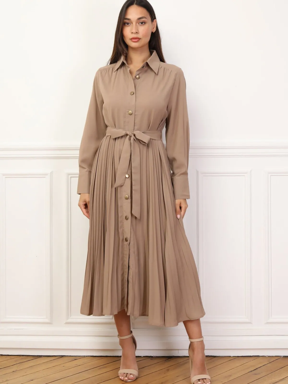 Best La Modeuse Robe chemise plissée et ceinturée Taupe