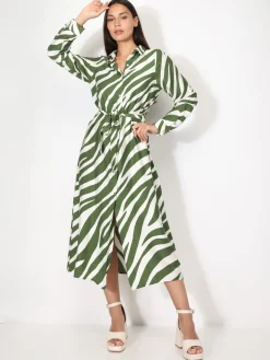 Online La Modeuse Robe chemise texturée à motif zébré Vert