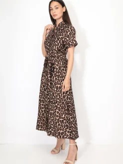 Sale La Modeuse Robe chemise évasée à motif Léopard