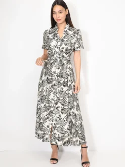 New La Modeuse Robe chemise évasée à motif tropical Noir