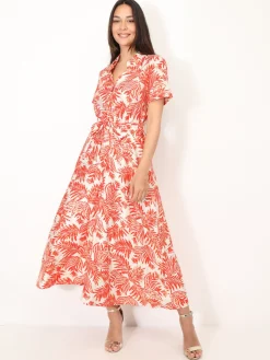 Sale La Modeuse Robe chemise évasée à motif tropical Orange