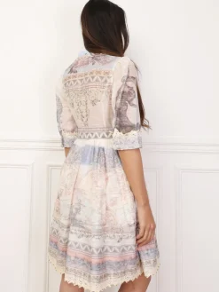 Outlet La Modeuse Robe chemise évasée à motifs Beige