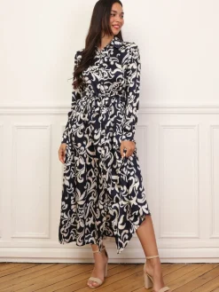 Discount La Modeuse Robe chemise évasée à motifs Bleu