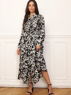 Sale La Modeuse Robe chemise évasée à motifs Noir